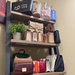 LIKE THIS PAGE! 
WELCOME TO CHICA_MARIA SHOW